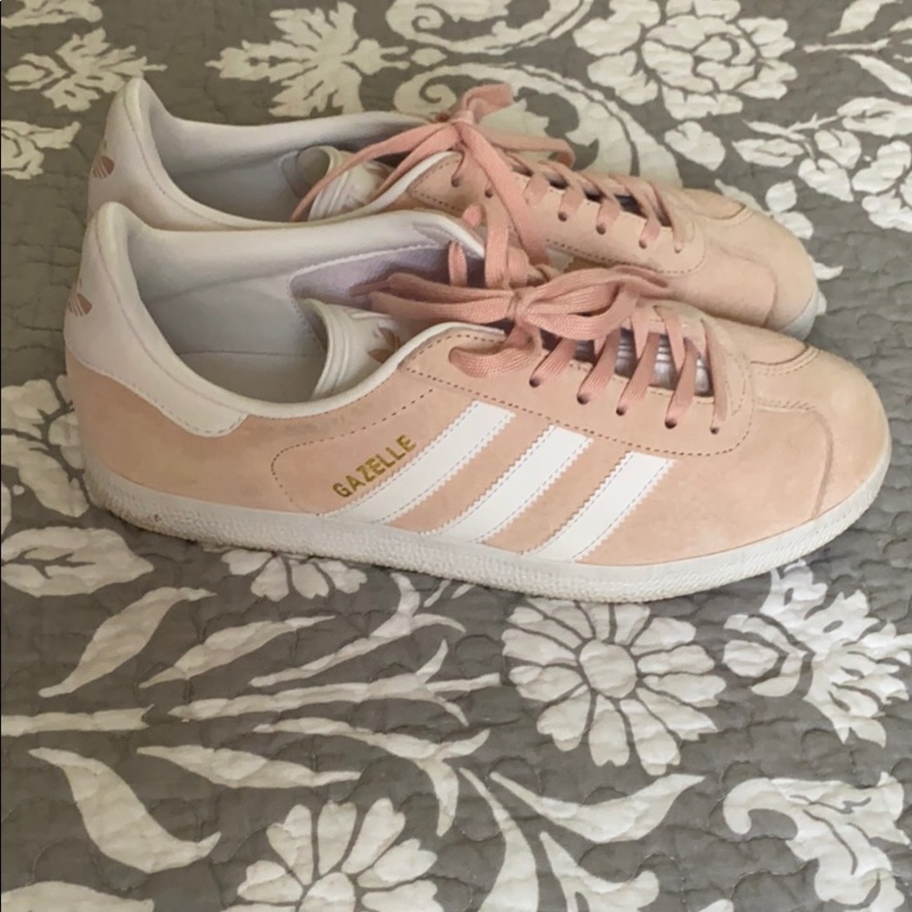 Adidas Gazellle peach
